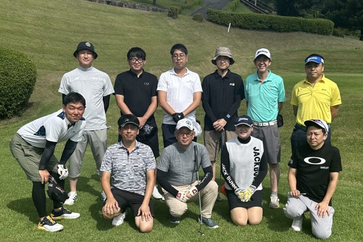 大分県別府市で本社・福岡事務所ゴルフ同好会有志一同でゴルフ合宿を行いました